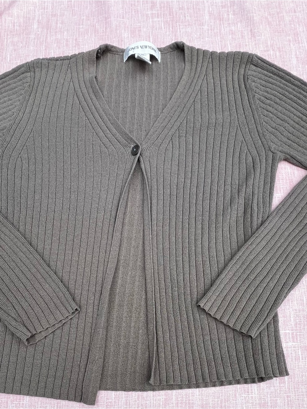 Jones New York Ribbed V-Neck Cardigan in Olive. Size M.